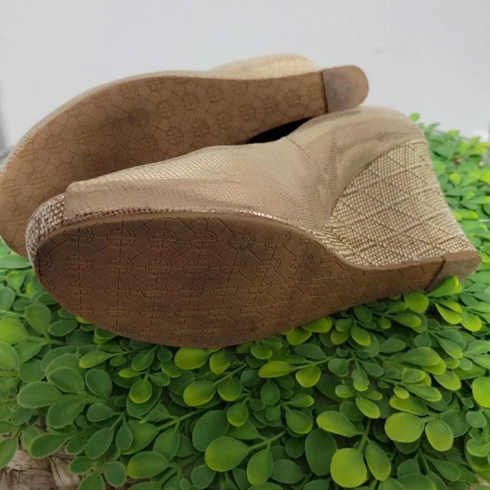 Lilly Pulitzer Gold Wedge Peep Toe Women's Shoes Sz 7.5 MSRP $ 148